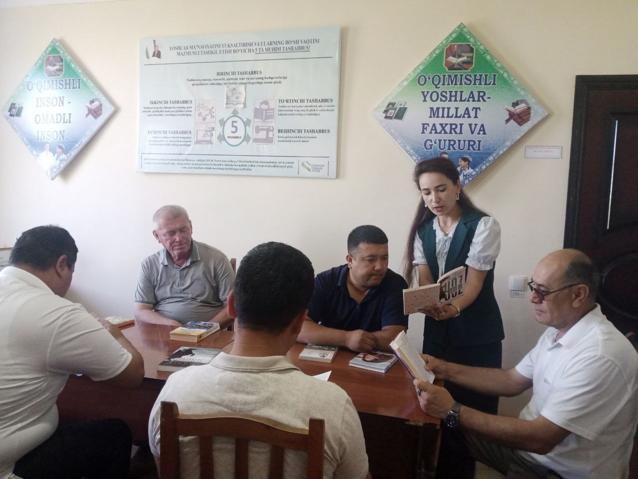 "To'xtang mutolaa vaqti" nomli davra suhbati